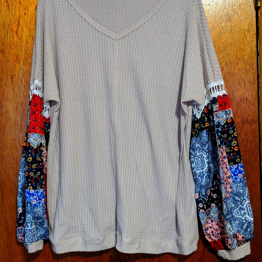 Waffle knit shirt with patterned sleeves XL